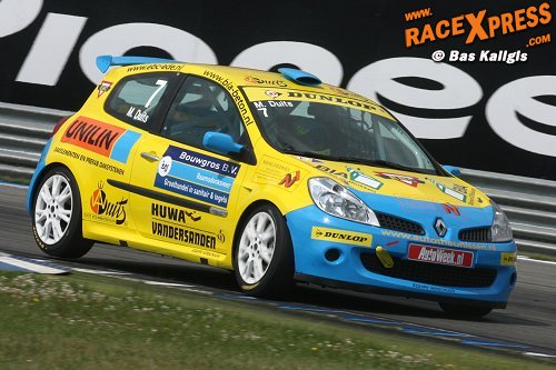 Mooie kleurencombinatie; Marcel Duits met de geel-blauwe Clio